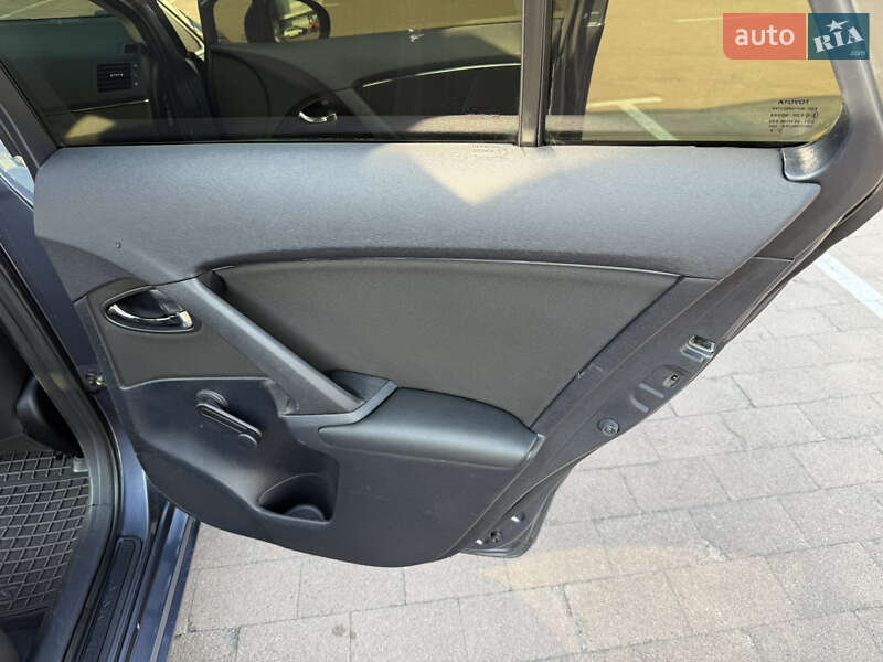 Універсал Toyota Avensis 2009 в Житомирі