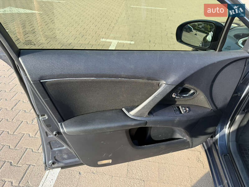 Універсал Toyota Avensis 2009 в Житомирі