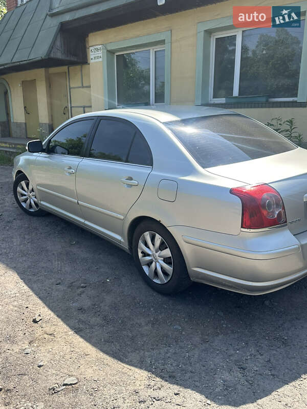 Седан Toyota Avensis 2008 в Львові
