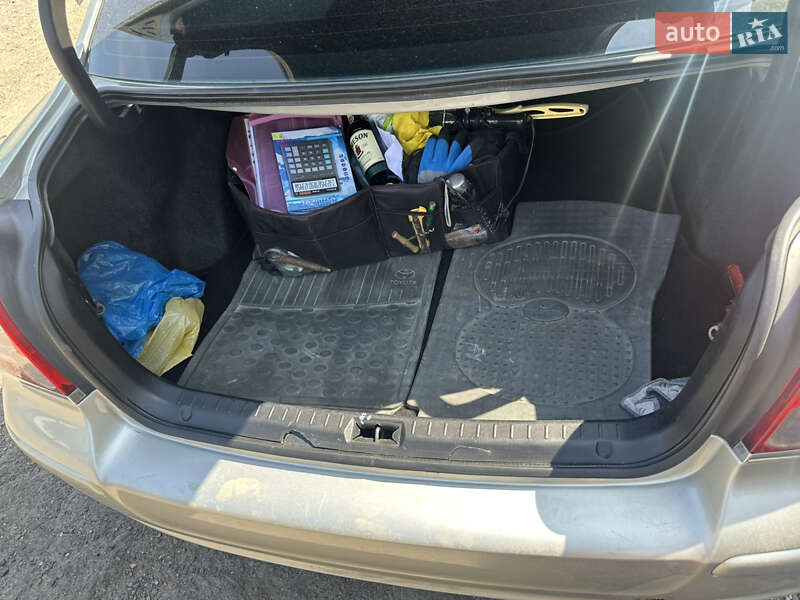 Седан Toyota Avensis 2008 в Львові