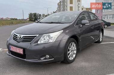 Седан Toyota Avensis 2010 в Виннице