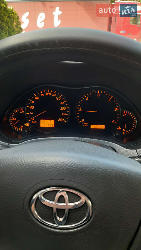 Универсал Toyota Avensis 2004 в Черкассах