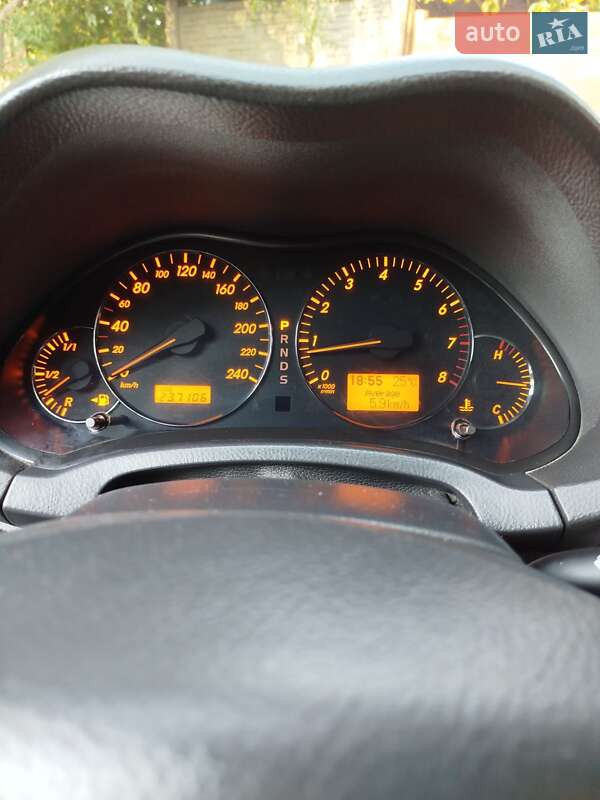 Універсал Toyota Avensis 2006 в Дніпрі