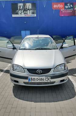Лифтбек Toyota Avensis 2002 в Виннице