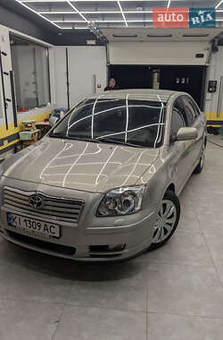Седан Toyota Avensis 2003 в Ворзеле