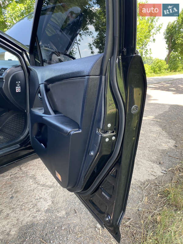 Универсал Toyota Avensis 2010 в Кодыме