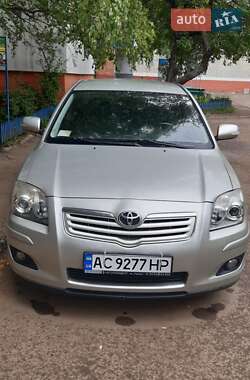 Седан Toyota Avensis 2008 в Краматорске