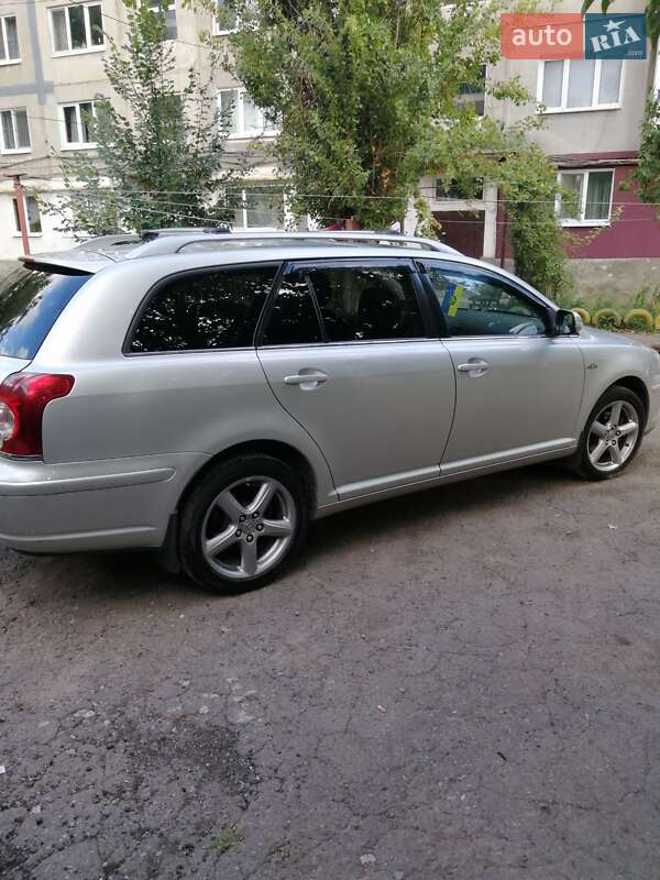 Универсал Toyota Avensis 2008 в Хмельницком