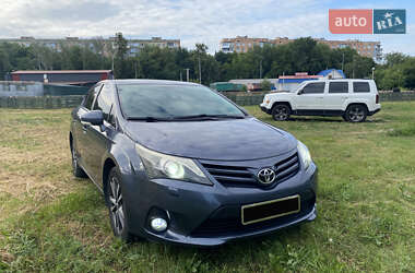Седан Toyota Avensis 2012 в Полтаве