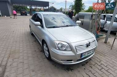 Седан Toyota Avensis 2003 в Кривом Роге