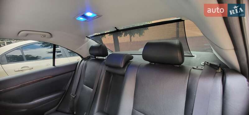 Седан Toyota Avensis 2003 в Кривом Роге