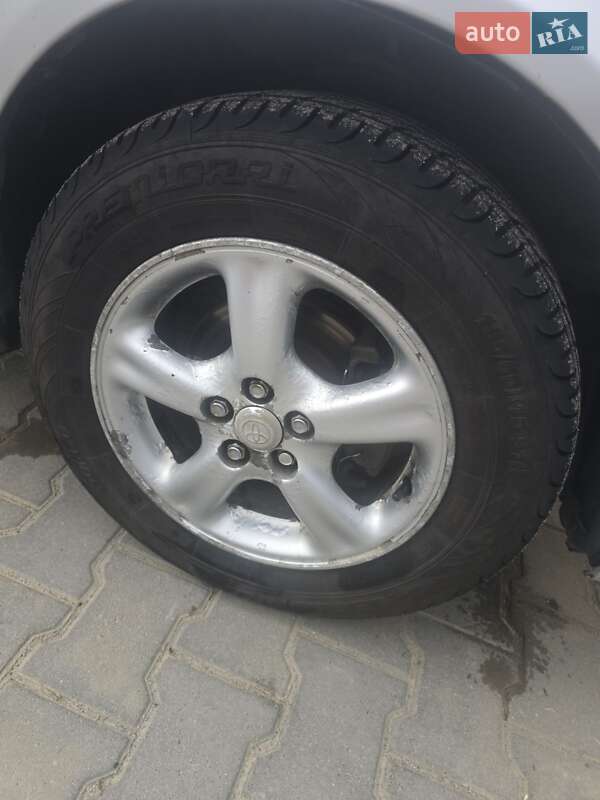 Универсал Toyota Avensis 1999 в Баре