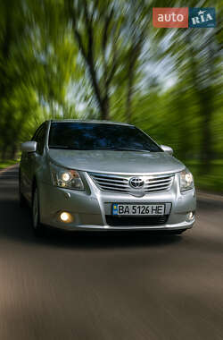 Седан Toyota Avensis 2010 в Кропивницком