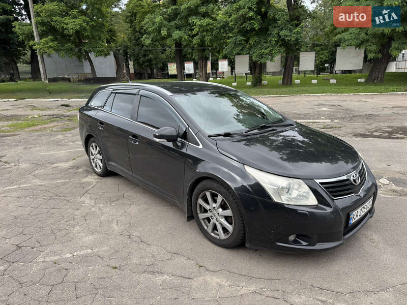 Універсал Toyota Avensis 2010 в Києві
