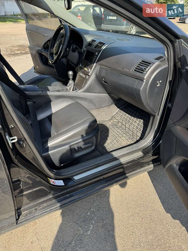 Універсал Toyota Avensis 2010 в Києві