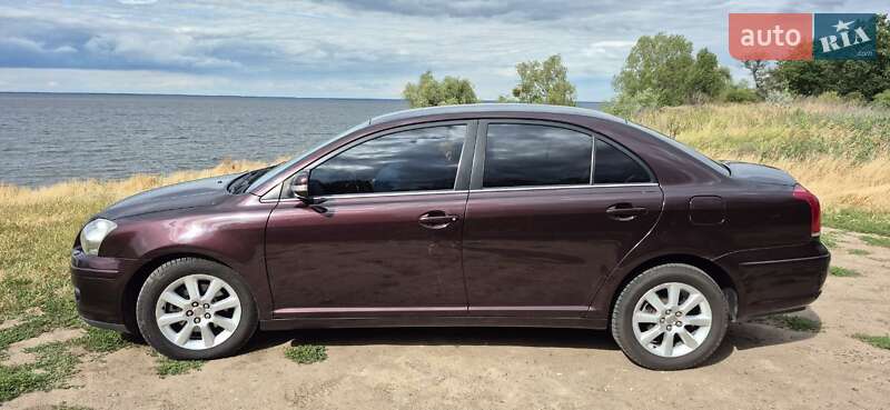 Седан Toyota Avensis 2008 в Черкассах