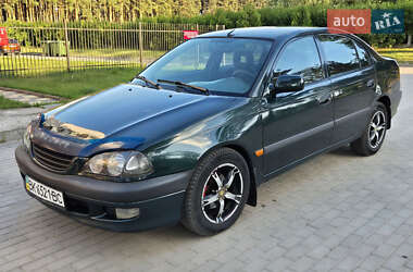 Седан Toyota Avensis 1999 в 