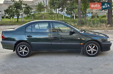 Седан Toyota Avensis 1999 в 