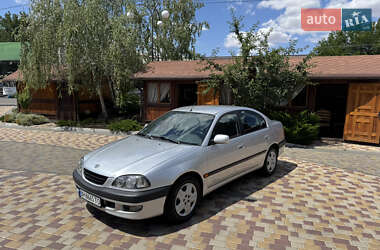 Седан Toyota Avensis 1998 в Одессе