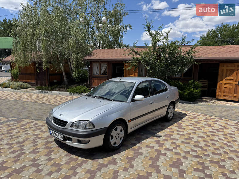 Toyota Avensis 1998