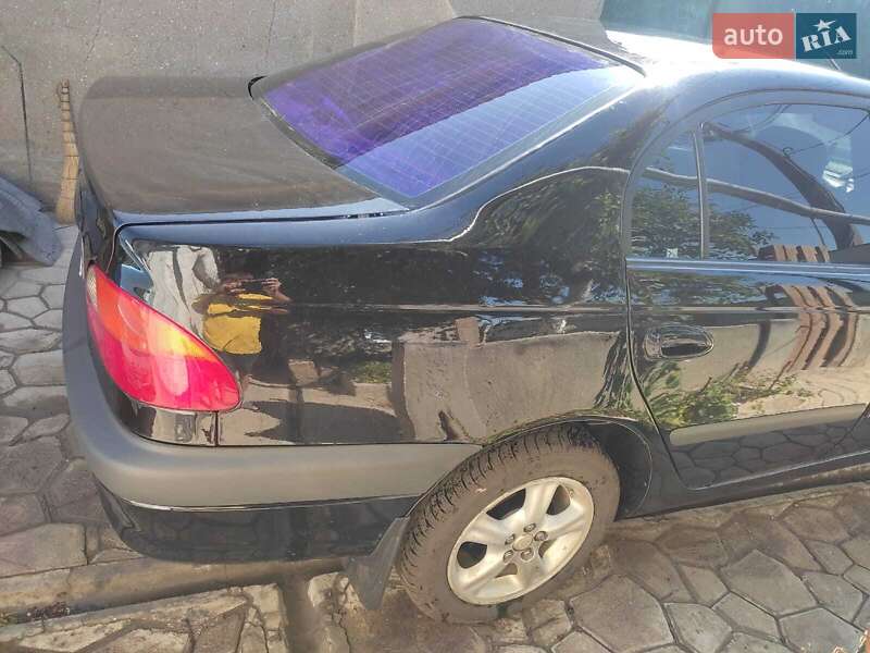 Седан Toyota Avensis 2000 в Одесі