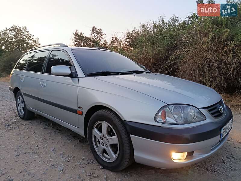 Toyota Avensis 2001