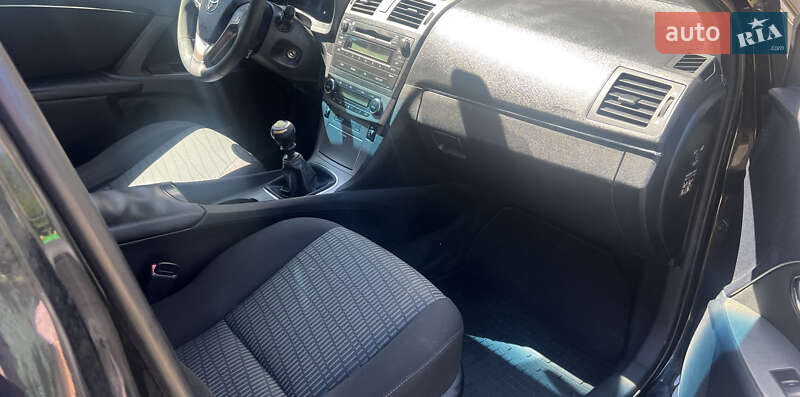 Універсал Toyota Avensis 2011 в Кам'янці-Бузькій