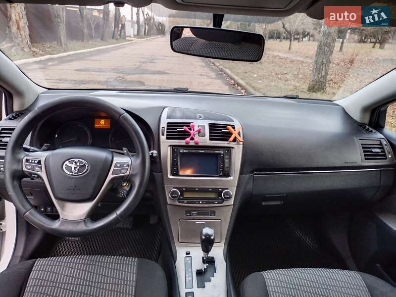 Універсал Toyota Avensis 2011 в Кривому Розі