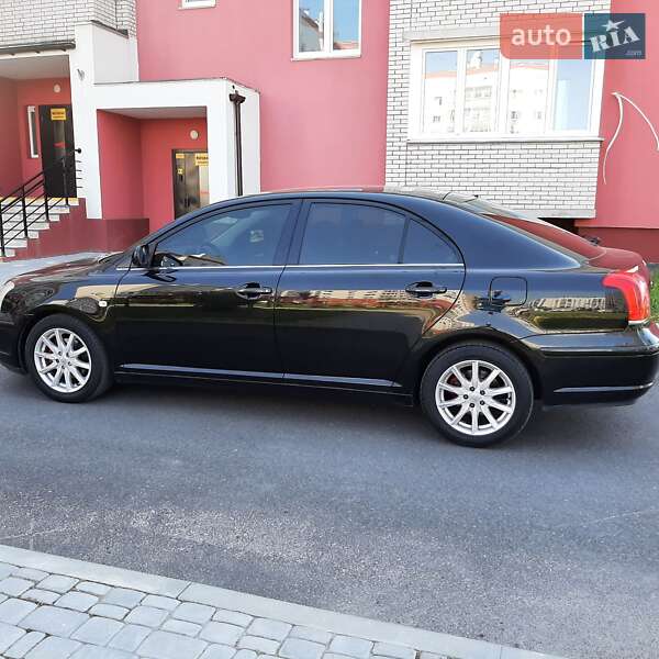 Ліфтбек Toyota Avensis 2005 в Вінниці