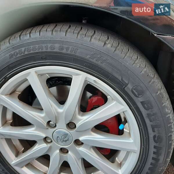Ліфтбек Toyota Avensis 2005 в Вінниці