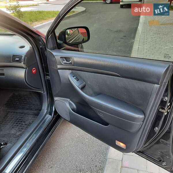 Ліфтбек Toyota Avensis 2005 в Вінниці
