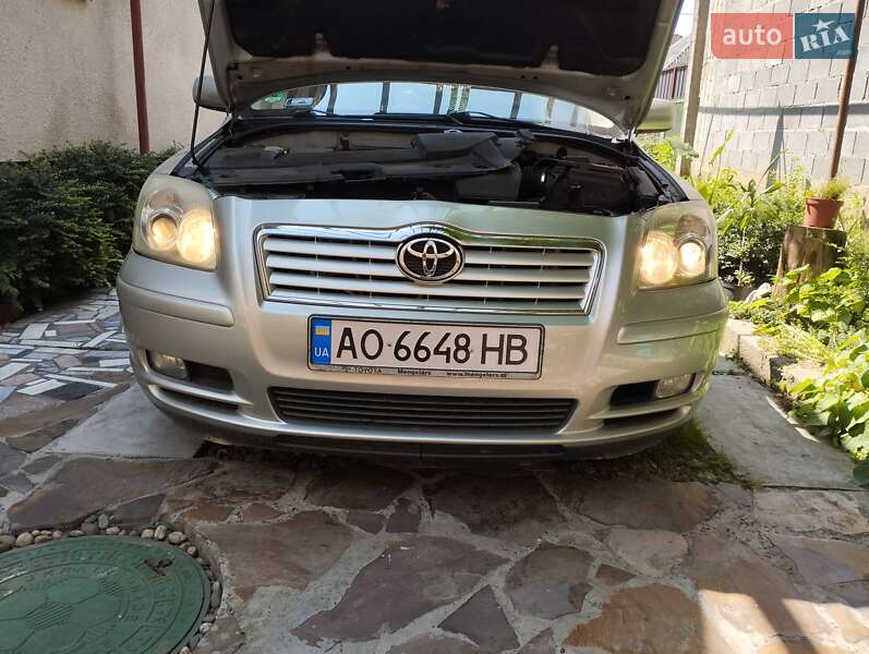 Универсал Toyota Avensis 2004 в Виноградове