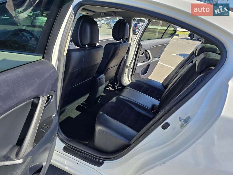 Седан Toyota Avensis 2012 в Одесі