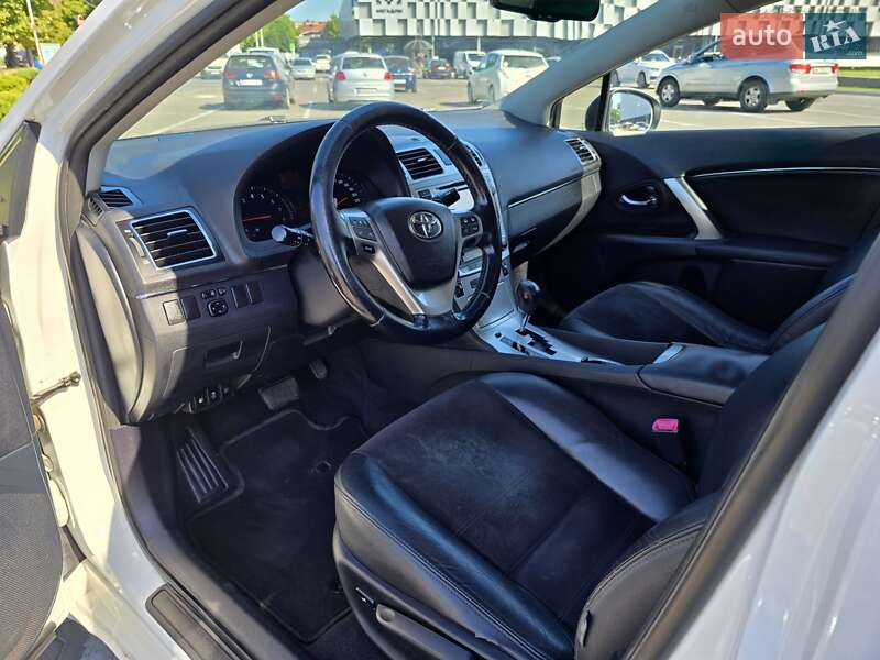Седан Toyota Avensis 2012 в Одесі