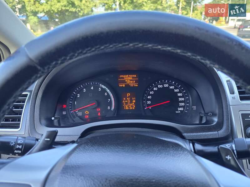 Седан Toyota Avensis 2012 в Одесі