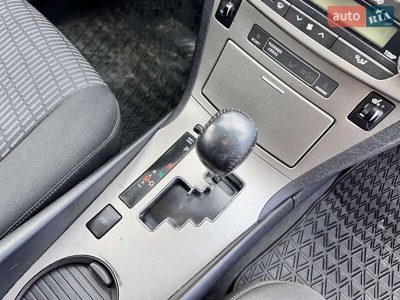 Универсал Toyota Avensis 2011 в Нововолынске