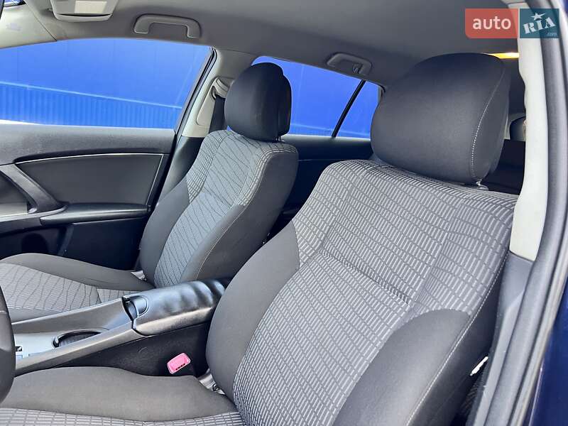 Универсал Toyota Avensis 2011 в Нововолынске