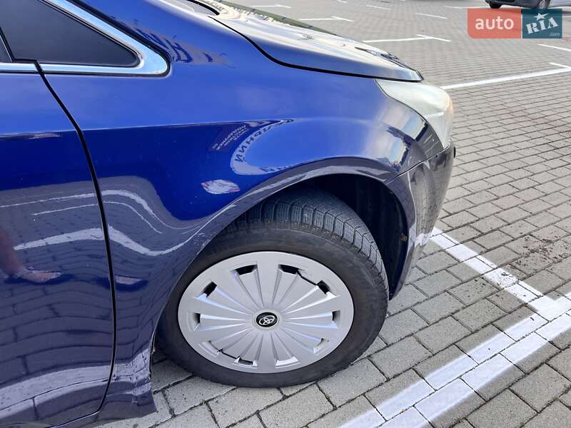 Универсал Toyota Avensis 2011 в Нововолынске