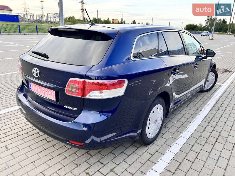 Универсал Toyota Avensis 2011 в Нововолынске