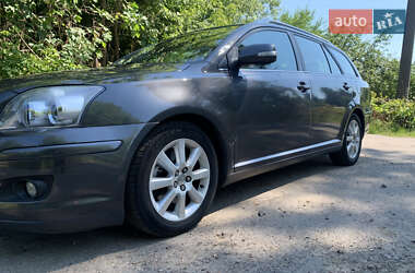 Универсал Toyota Avensis 2006 в Чернигове