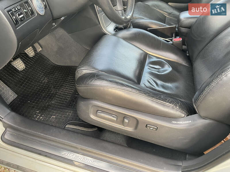 Ліфтбек Toyota Avensis 2006 в Києві
