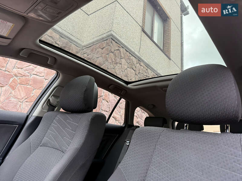 Универсал Toyota Avensis 2009 в Тернополе