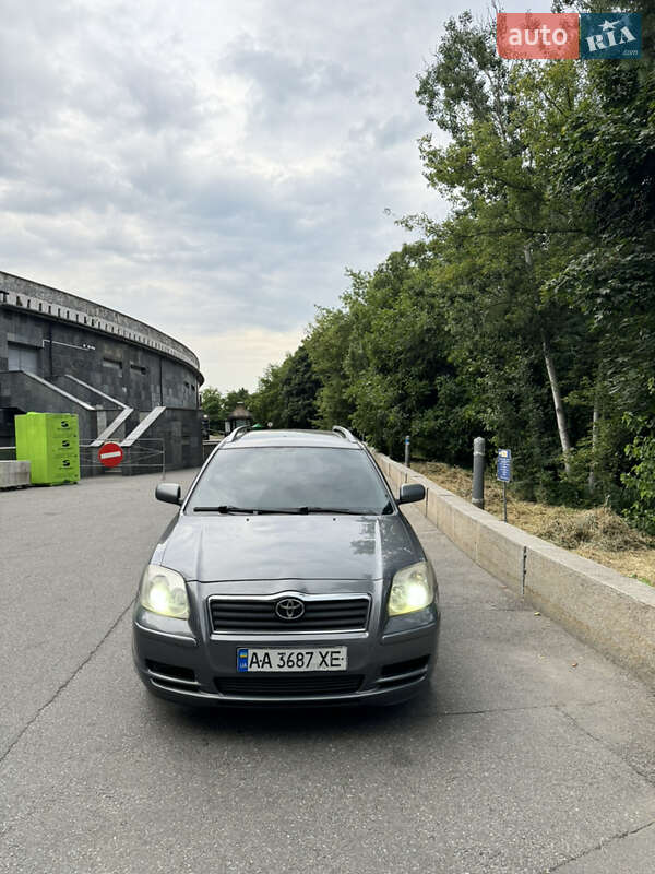 Toyota Avensis 2004
