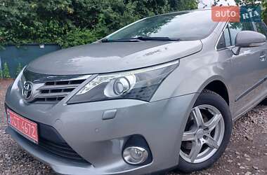 Седан Toyota Avensis 2012 в Луцке