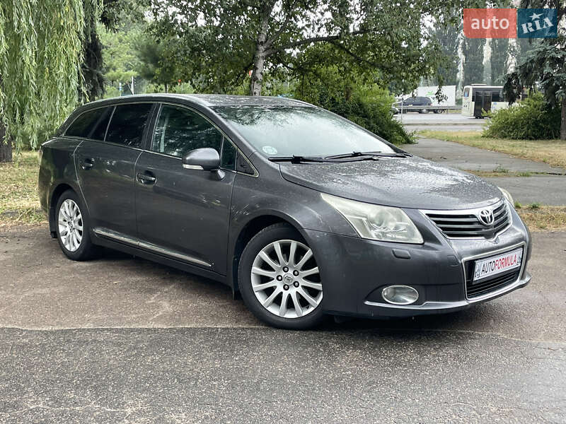 Toyota Avensis 2012