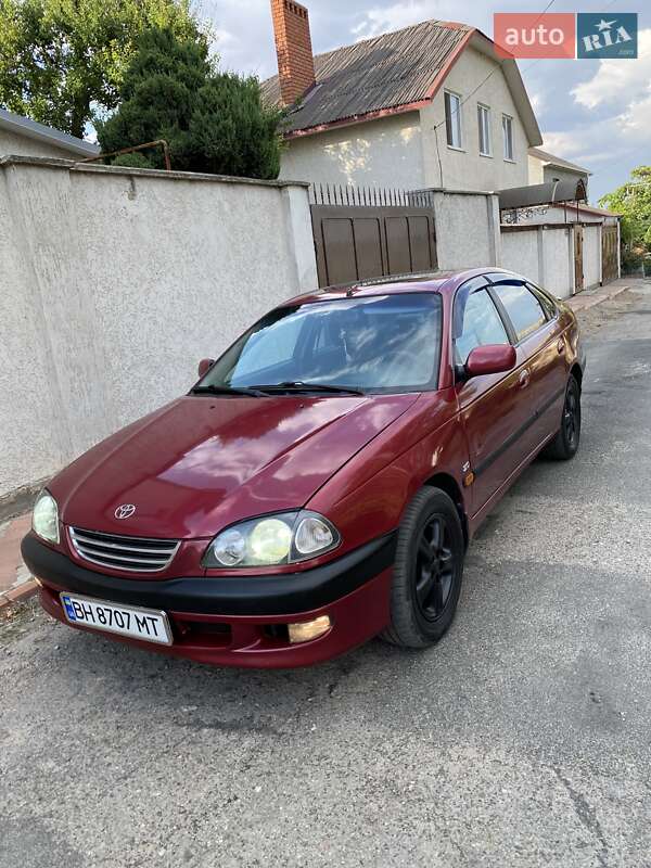Toyota Avensis 1998