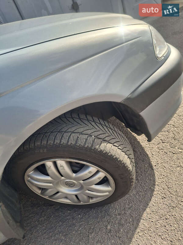 Седан Toyota Avensis 2001 в Киеве фото 6 Седан Toyota Avensis 2001 в Киеве