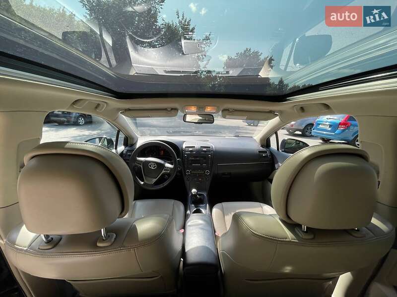 Универсал Toyota Avensis 2008 в Чернигове