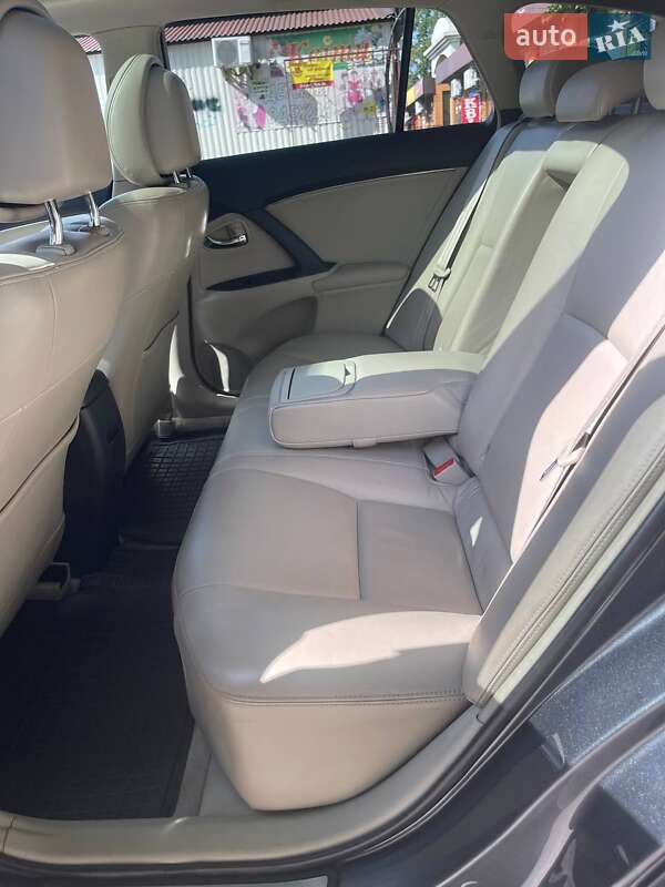 Универсал Toyota Avensis 2008 в Чернигове