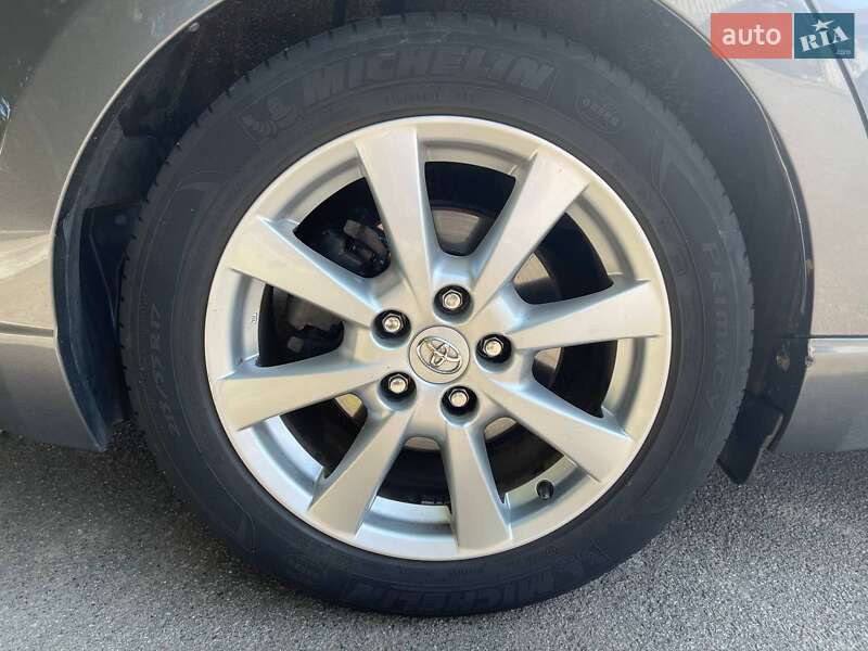 Универсал Toyota Avensis 2008 в Чернигове